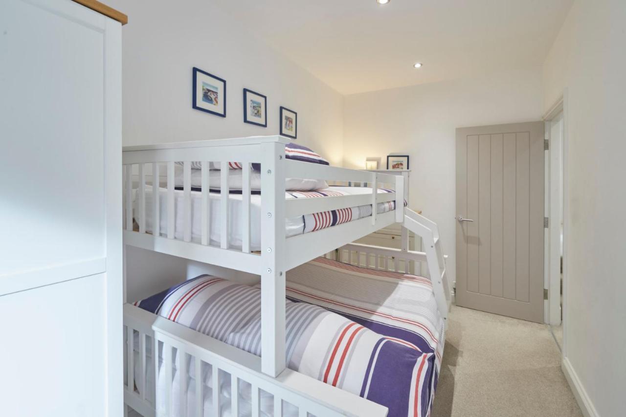 Host & - Number 2 At Pannett Apartment Whitby